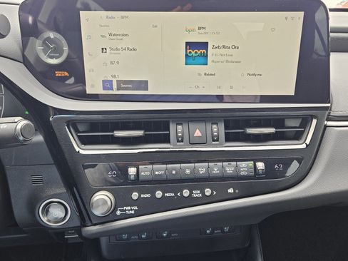 Used 2023 Lexus ES 300h w/ Premium Package FWD image 23