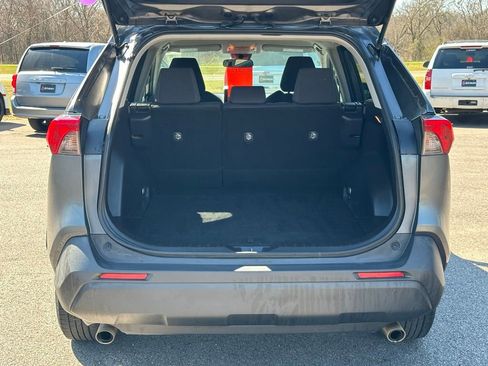 Used 2020 Toyota RAV4 LE image 8
