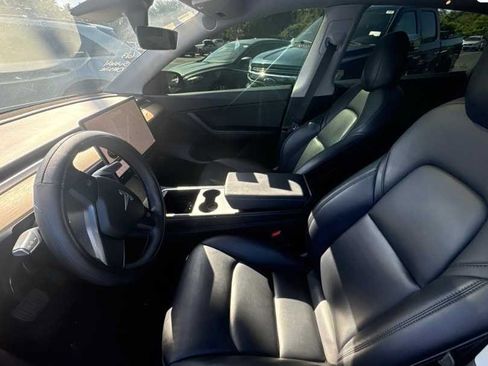 Used 2022 Tesla Model Y Long Range AWD/4WD image 8