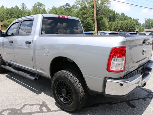 Used 2022 RAM 2500 Big Horn AWD/4WD image 3