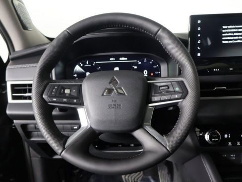 New 2026 Mitsubishi Outlander SE image 44
