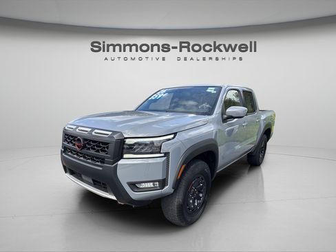 Used 2026 Nissan Frontier PRO-4X AWD/4WD image 2