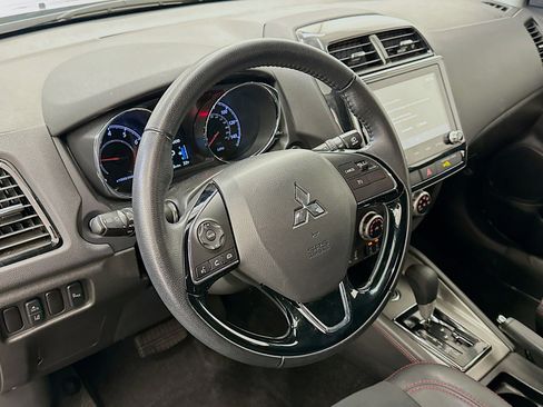 Used 2025 Mitsubishi Outlander Sport SE image 18