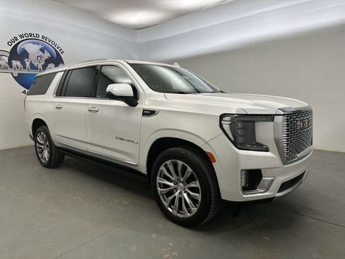 Used 2022 GMC Yukon XL Denali AWD/4WD image 11