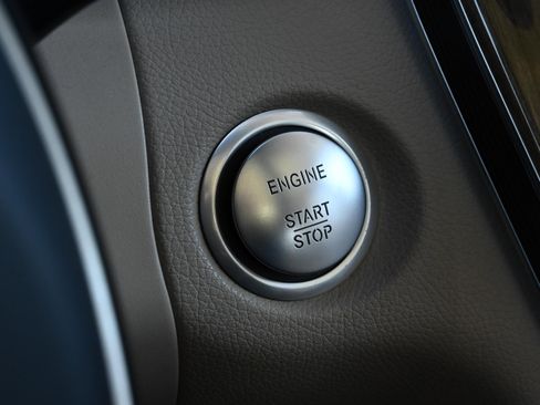 Used 2019 Mercedes-Benz GLC 300 4MATIC image 20