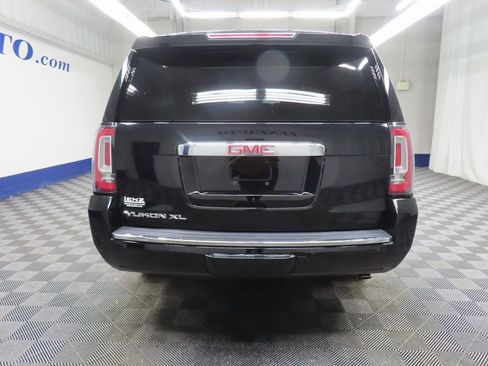 Used 2020 GMC Yukon XL Denali w/ Denali Ultimate Package image 28
