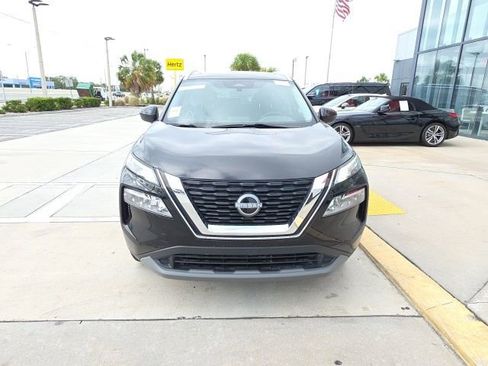 Used 2023 Nissan Rogue SV w/ SV Premium B Package image 9