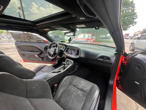 Used 2020 Dodge Challenger GT w/ Plus Package RWD image 13