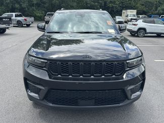 Used 2025 Jeep Grand Cherokee Altitude AWD/4WD video 2