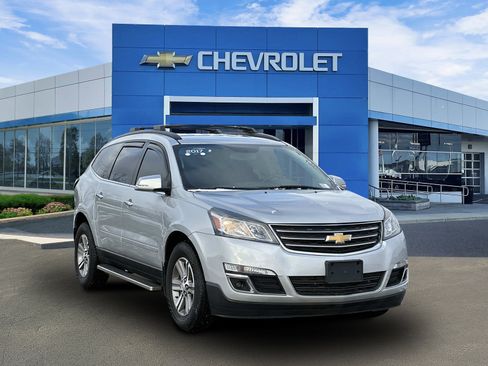 Certified 2017 Chevrolet Traverse LT w/ LPO, 'HIT The Road' Package image 8