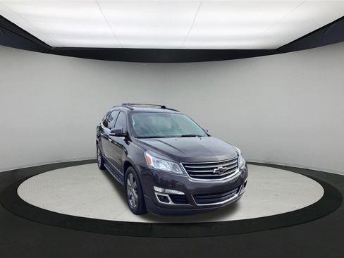 Used 2017 Chevrolet Traverse LT w/ Graphite Special Edition AWD/4WD image 2