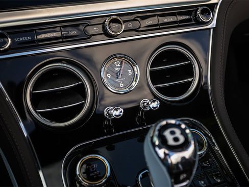 Used 2024 Bentley Continental GT Speed image 33