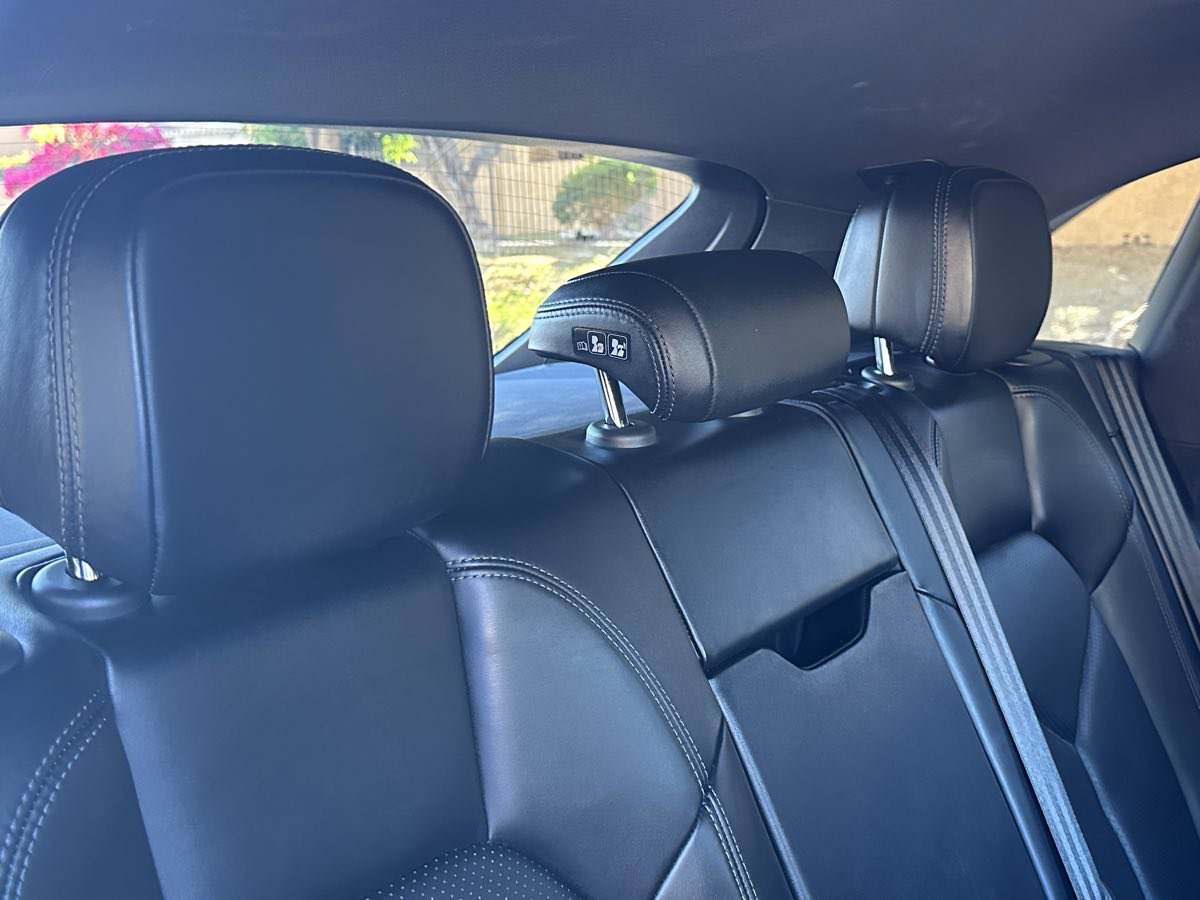 Used 2018 Porsche Macan AWD/4WD image 16
