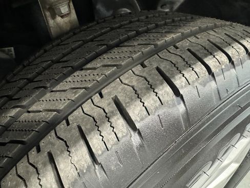 Used 2019 Dodge Durango SXT image 3