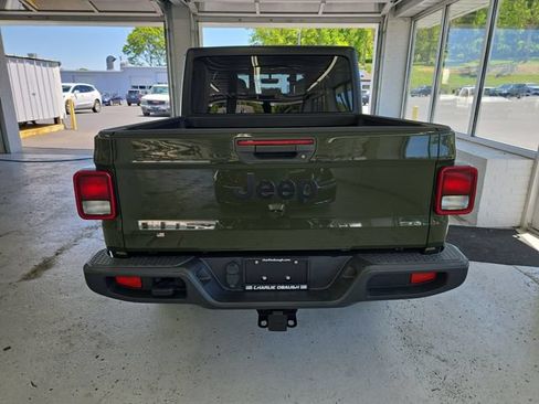 Used 2022 Jeep Gladiator Sport AWD/4WD image 4