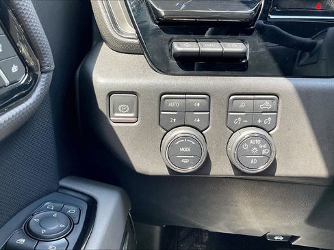 Used 2022 Chevrolet Silverado 1500 ZR2 w/ Technology Package AWD/4WD image 44