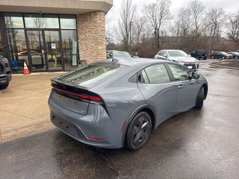 Used 2023 Toyota Prius LE image 3