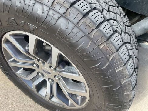 Used 2022 Ford F150 Lariat w/ FX4 Off-Road Package image 7