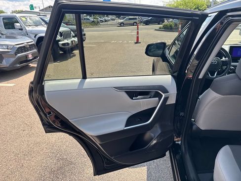 Used 2025 Toyota RAV4 XLE w/ Convenience Package AWD/4WD image 39
