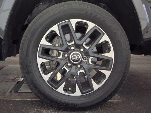 Used 2023 Toyota Tundra Limited AWD/4WD image 11