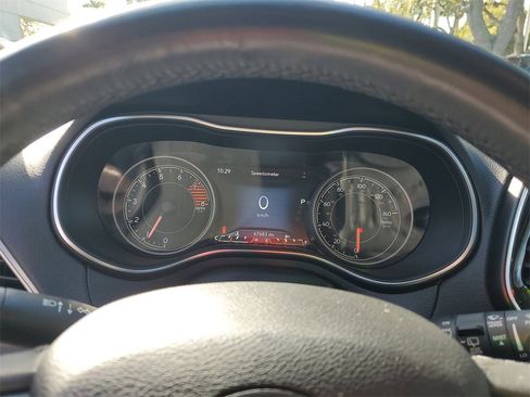 Used 2019 Jeep Cherokee Limited w/ Technology Group image 21