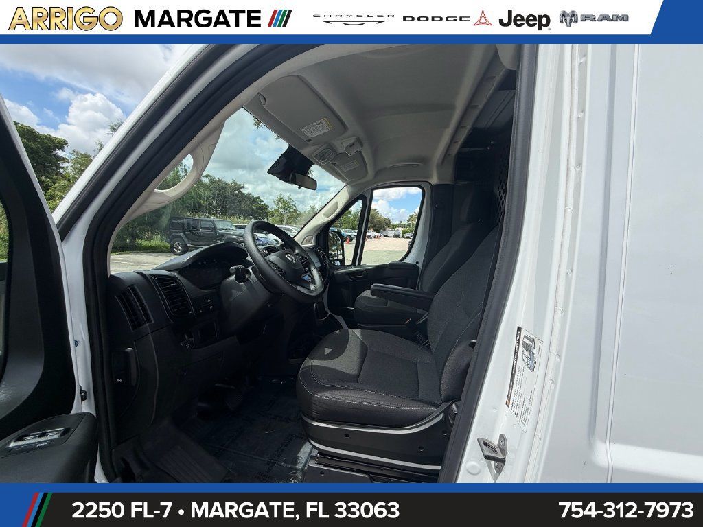 Used 2025 RAM ProMaster 2500 w/ U-Haul Equipment Group FWD image 9