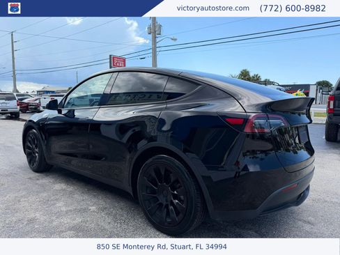 Used 2022 Tesla Model Y Long Range AWD/4WD image 5