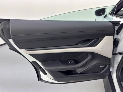 Used 2023 Porsche Taycan 4S w/ Premium Package image 44