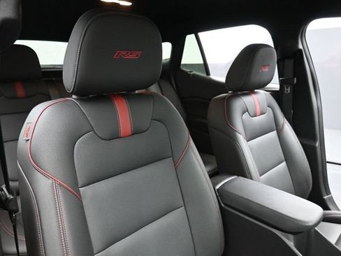 Used 2025 Chevrolet Trax RS FWD image 32