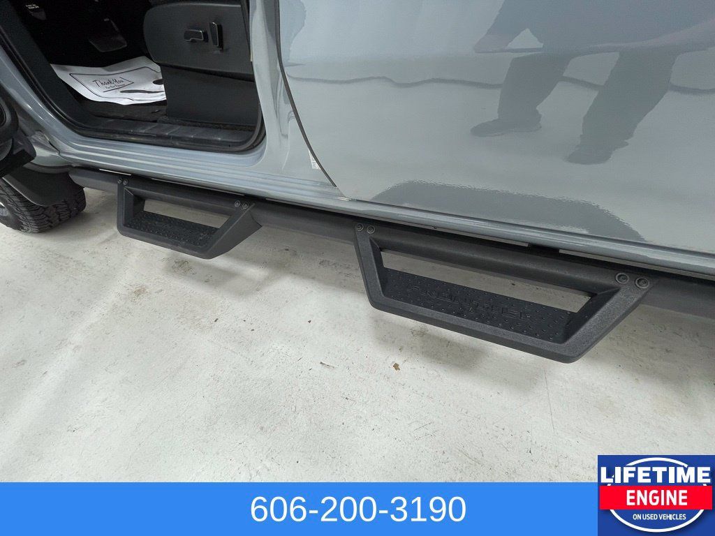 Used 2024 Nissan Frontier PRO-4X w/ Off-Road Protection Package AWD/4WD image 11