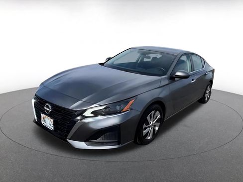 Used 2023 Nissan Altima 2.5 S FWD image 9