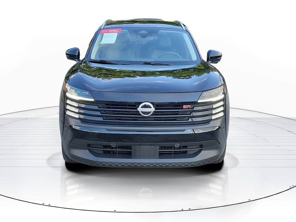 Certified 2025 Nissan Kicks SR FWD image 2