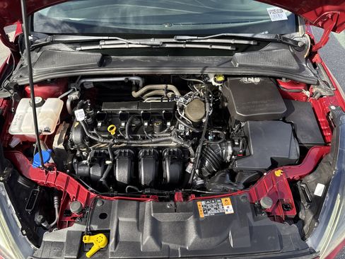 Used 2015 Ford Focus SE w/ Equipment Group 201A image 28