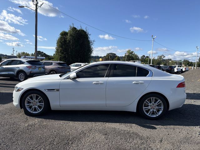 Used 2019 Jaguar XE Premium RWD image 2
