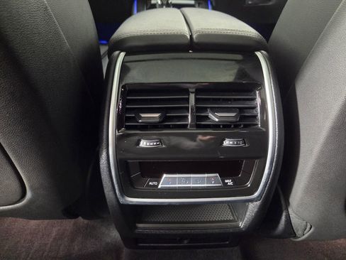 Used 2022 BMW X5 xDrive40i w/ M Sport Package AWD/4WD image 27