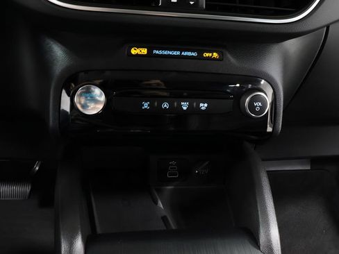 Used 2025 Ford Escape Platinum AWD/4WD image 10