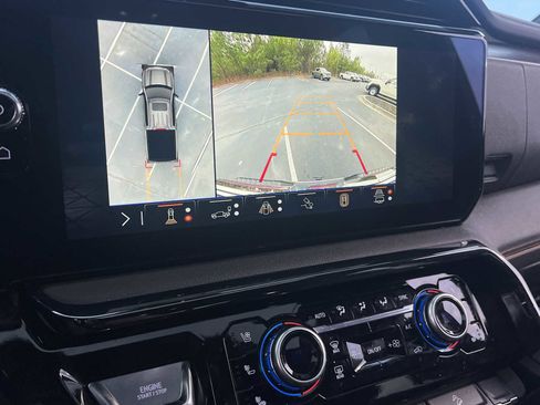 Used 2024 GMC Sierra 1500 AT4 w/ Technology Package image 6