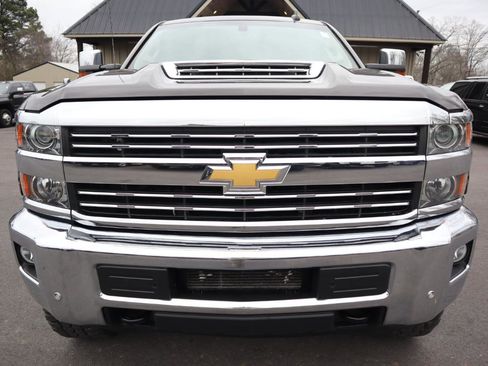 Used 2019 Chevrolet Silverado 2500 LTZ w/ Duramax Plus Package image 2