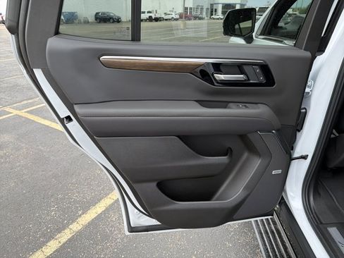 New 2026 Chevrolet Tahoe High Country AWD/4WD image 25
