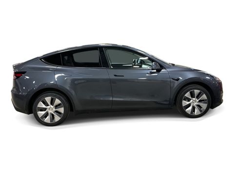 Certified 2023 Tesla Model Y AWD image 7