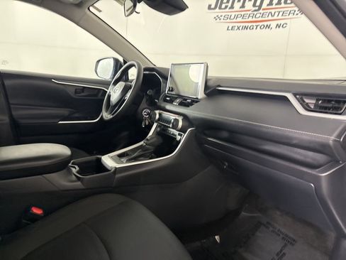 Used 2025 Toyota RAV4 LE image 28