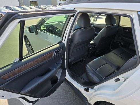 Used 2016 Subaru Outback 2.5i Limited image 4