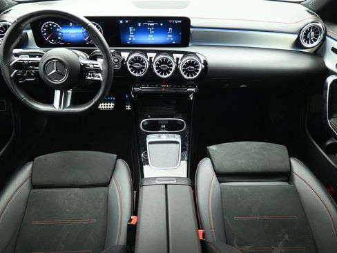 Used 2024 Mercedes-Benz CLA 250 image 21