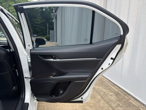 Used 2023 Toyota Camry XLE FWD image 16