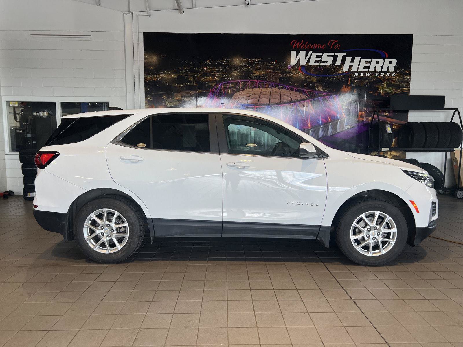 Used 2023 Chevrolet Equinox LT w/ LPO, Floor Liner Package AWD/4WD image 11