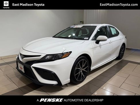 Certified 2023 Toyota Camry SE image 1