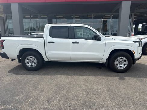 Used 2024 Nissan Frontier S w/ Technology Package RWD image 2