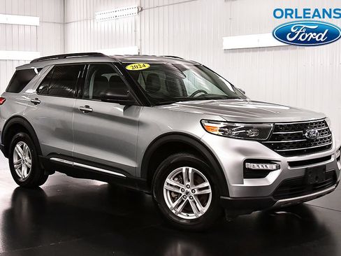 Used 2024 Ford Explorer XLT w/ Equipment Group 202A AWD/4WD image 1