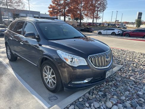 Used 2017 Buick Enclave Leather image 3