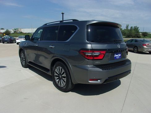 Used 2023 Nissan Armada SL w/ Midnight Edition Package image 6